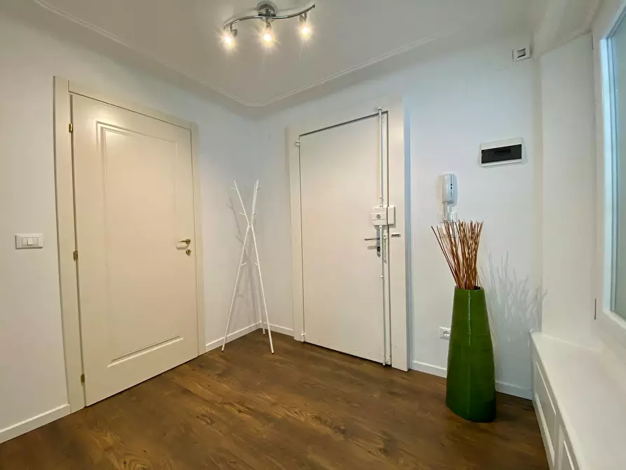 Immagine 2 di Appartamento in affitto  in Via Monte Grappa a Bologna