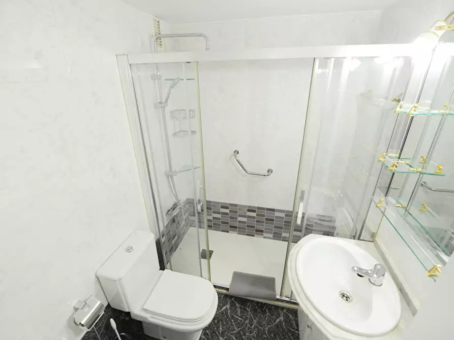 Immagine 10 di Camera in affitto  in Grupo Reverendo Vicente Garamendi a Bilbao