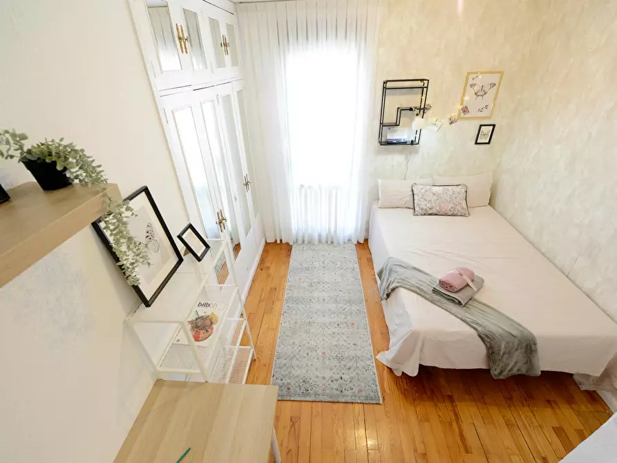 Immagine 3 di Camera in affitto  in Grupo Reverendo Vicente Garamendi a Bilbao