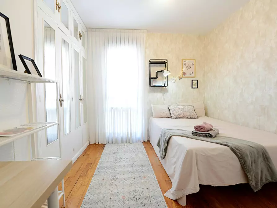 Immagine 2 di Camera in affitto  in Grupo Reverendo Vicente Garamendi a Bilbao