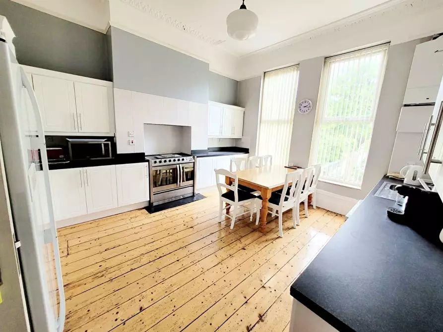 Immagine 3 di Casa indipendente in affitto  in Newsham Drive a 