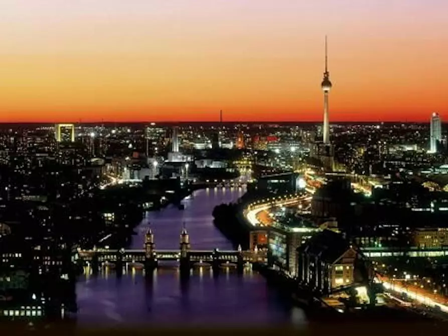 Immagine 7 di Appartamento in affitto  in Persiusstraße a Berlin Friedrichshain