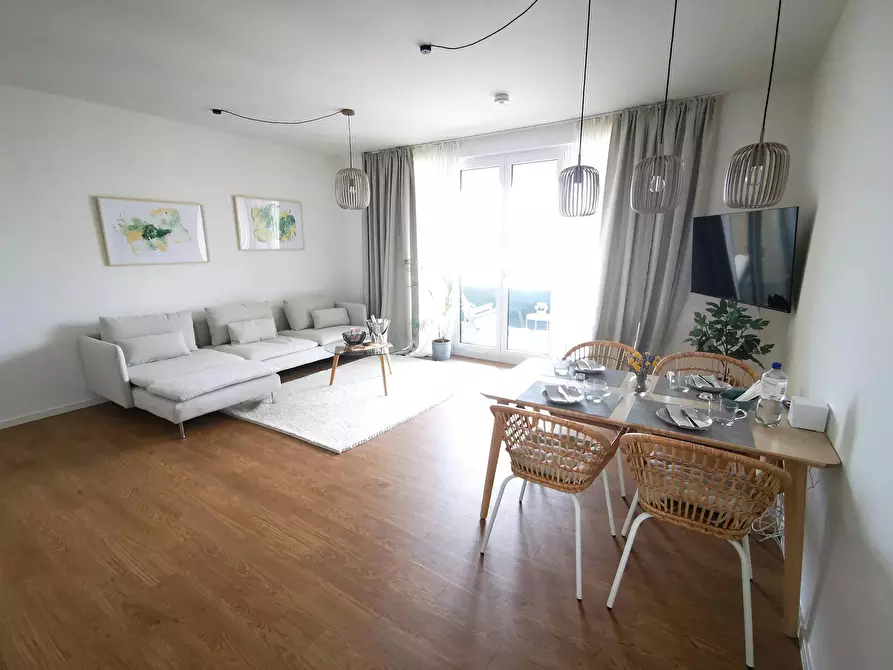 Immagine 5 di Appartamento in affitto  in Helene-Jacobs-Straße a Berlin