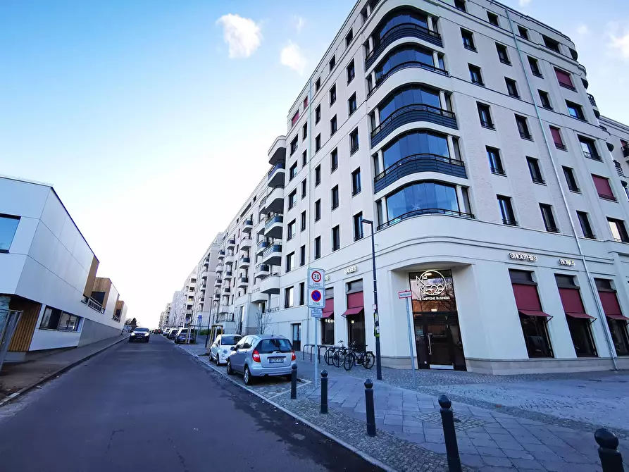 Immagine 3 di Appartamento in affitto  in Helene-Jacobs-Straße a Berlin