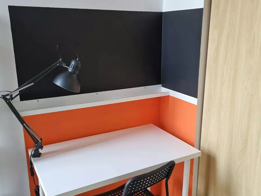 Immagine 4 di Camera in affitto  in Via Pietro Trinchera a Napoli