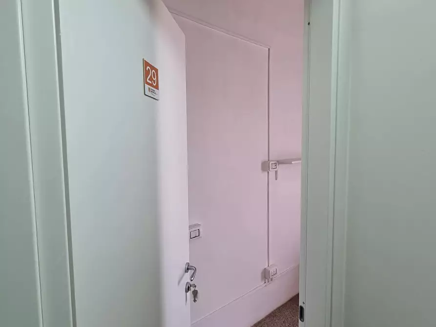 Immagine 1 di Camera in affitto  in Via Pietro Trinchera a Napoli