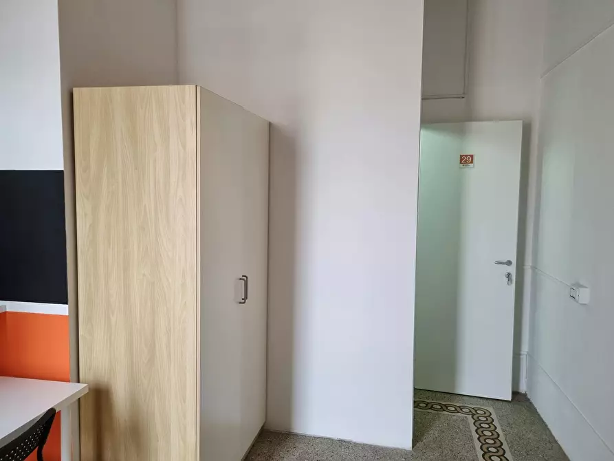 Immagine 6 di Camera in affitto  in Via Pietro Trinchera a Napoli