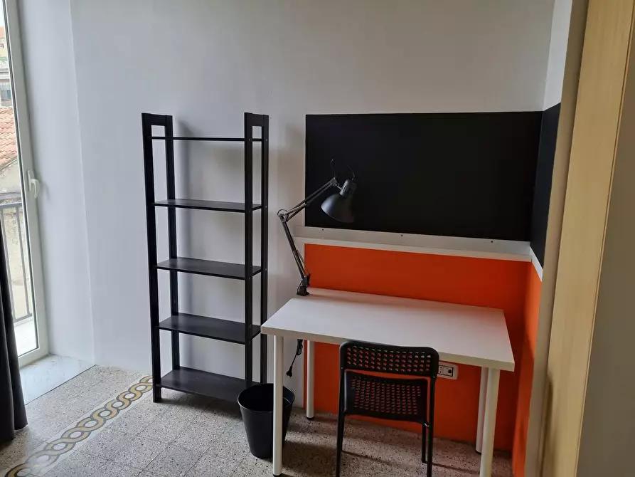 Immagine 3 di Camera in affitto  in Via Pietro Trinchera a Napoli