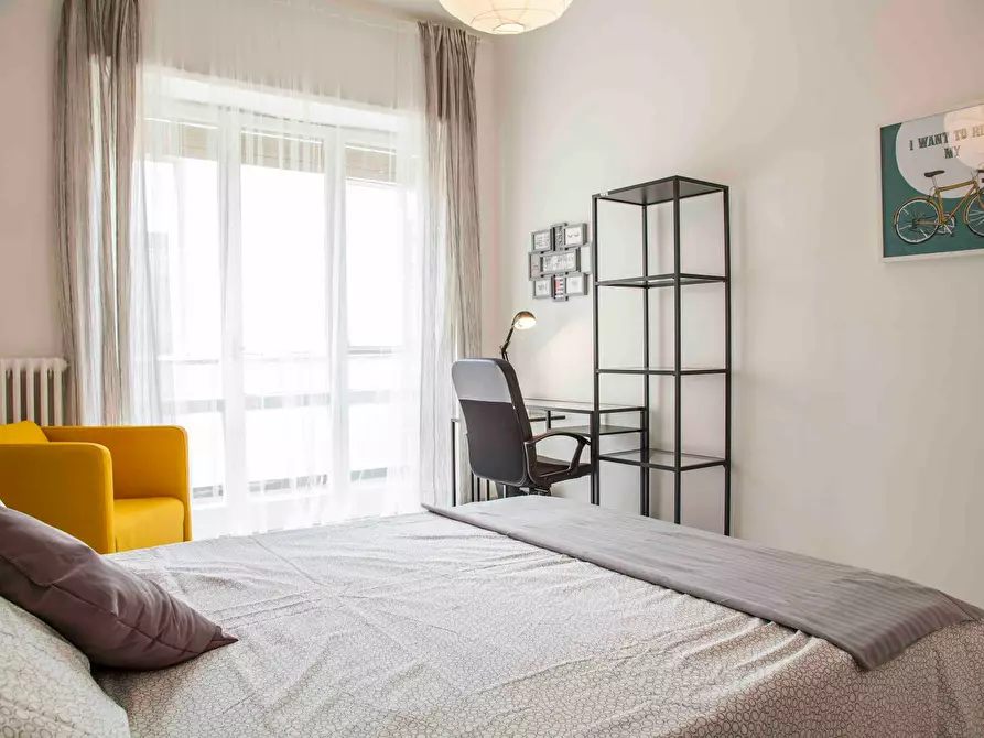 Immagine 2 di Camera in affitto  in Via Nemorense a Roma