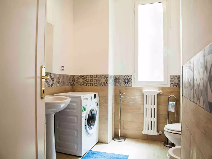 Immagine 10 di Camera in affitto  in Via Nemorense a Roma