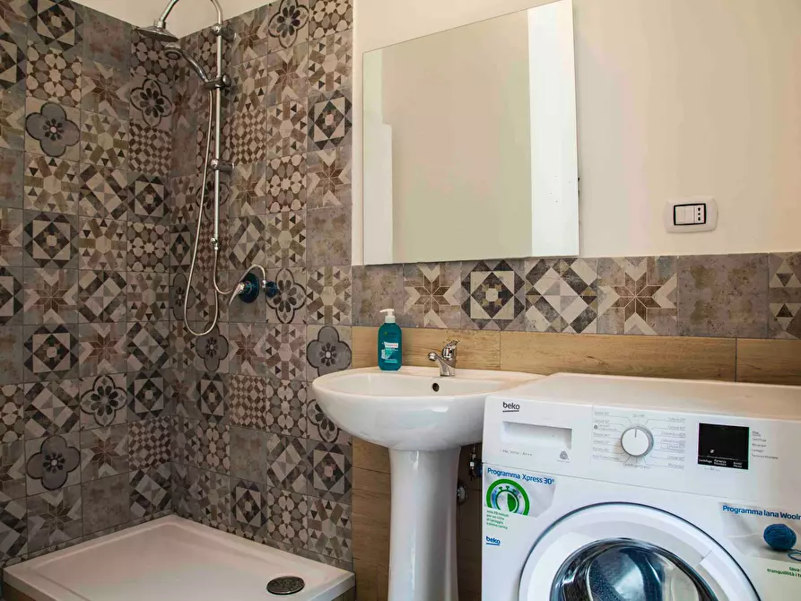 Immagine 10 di Camera in affitto  in Via Nemorense a Roma