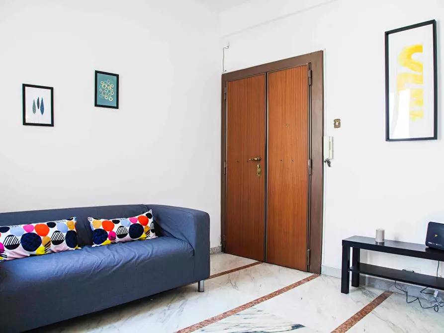 Immagine 4 di Camera in affitto  in Via Nemorense a Roma