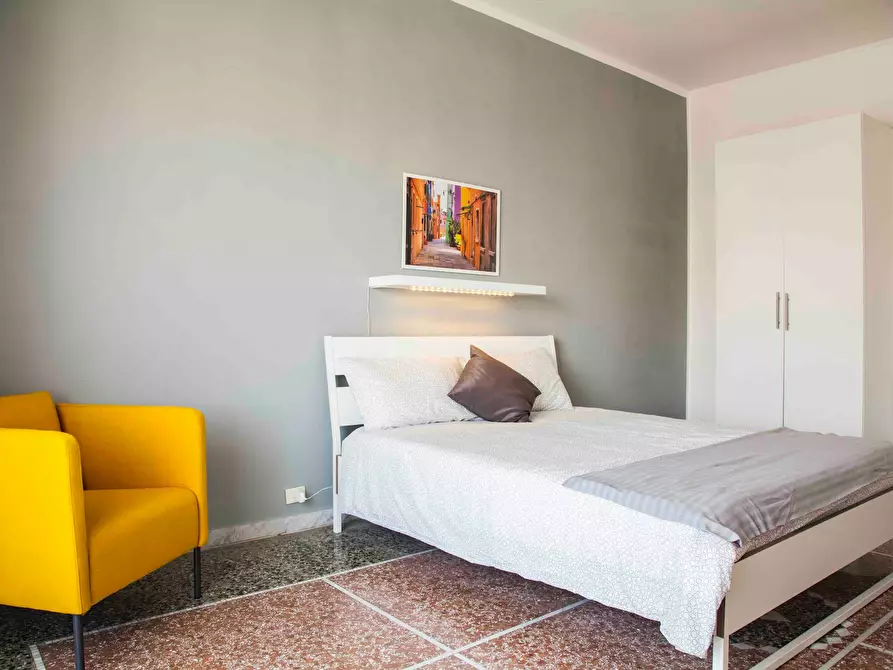 Immagine 2 di Camera in affitto  in Via Nemorense a Roma