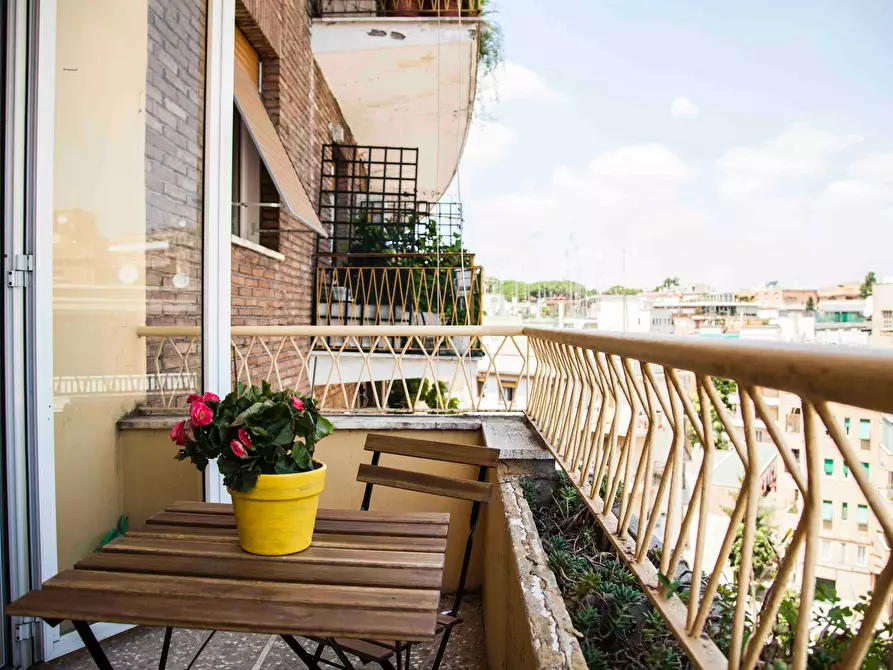 Immagine 3 di Camera in affitto  in Via Nemorense a Roma