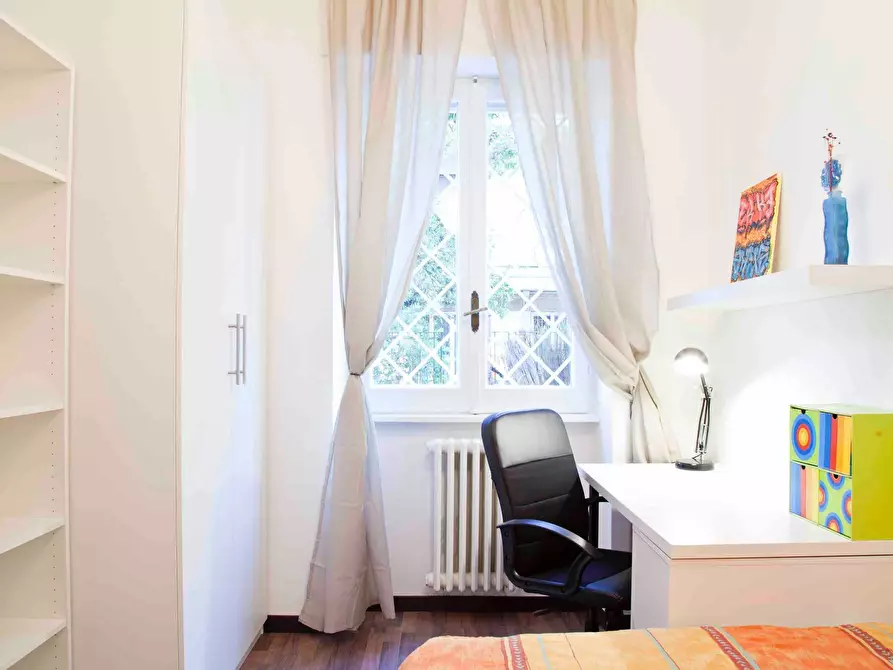 Immagine 2 di Camera in affitto  in Via Temistocle Calzecchi Onesti a Roma