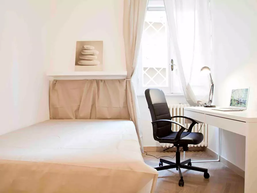 Immagine 2 di Camera in affitto  in Via Temistocle Calzecchi Onesti a Roma