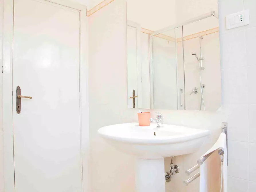 Immagine 7 di Camera in affitto  in Via Temistocle Calzecchi Onesti a Roma