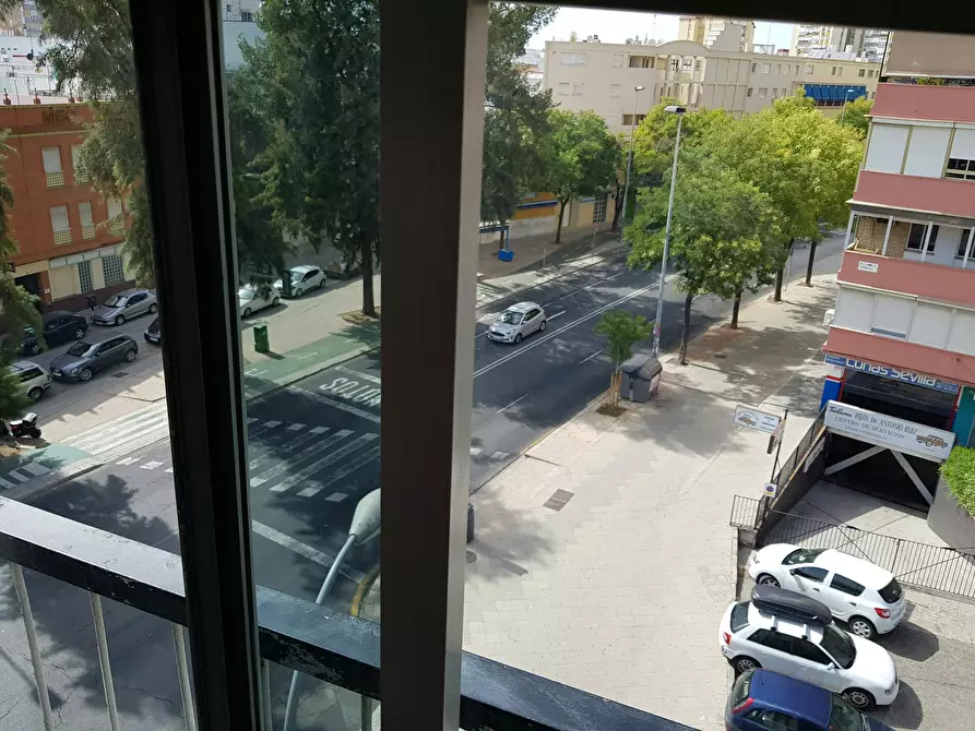 Immagine 1 di Camera in affitto  in Calle San Vicente de Paúl a Sevilla