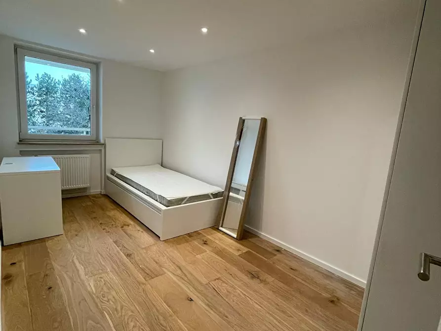 Immagine 1 di Camera in affitto  in Friedrich-Engels-Bogen a München