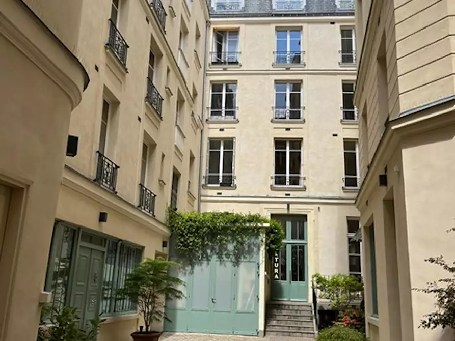 Immagine 2 di Appartamento in affitto  in Rue Saint-Antoine a Paris