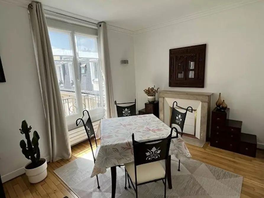Immagine 10 di Appartamento in affitto  in Rue Saint-Antoine a Paris