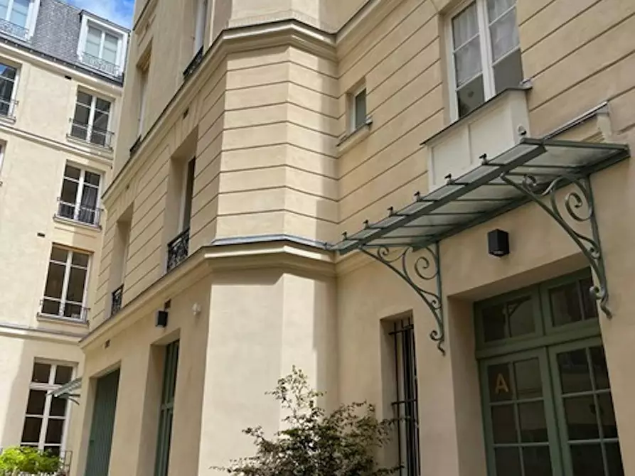 Immagine 3 di Appartamento in affitto  in Rue Saint-Antoine a Paris