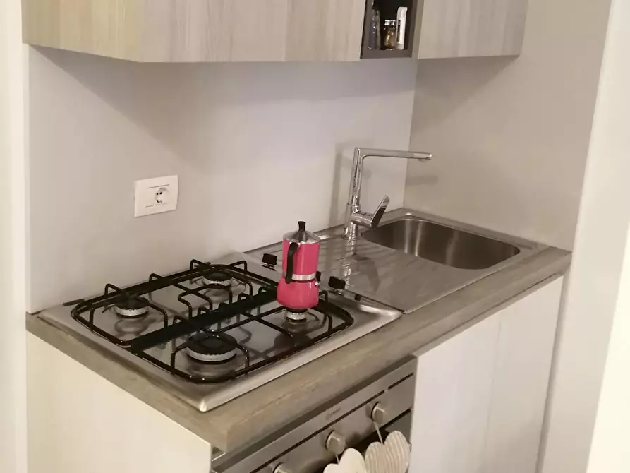 Immagine 9 di Camera in affitto  in Via Volturno a Milano