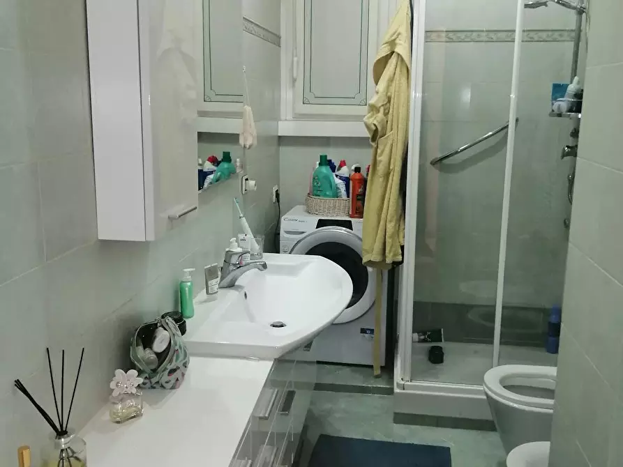 Immagine 5 di Camera in affitto  in Via Volturno a Milano