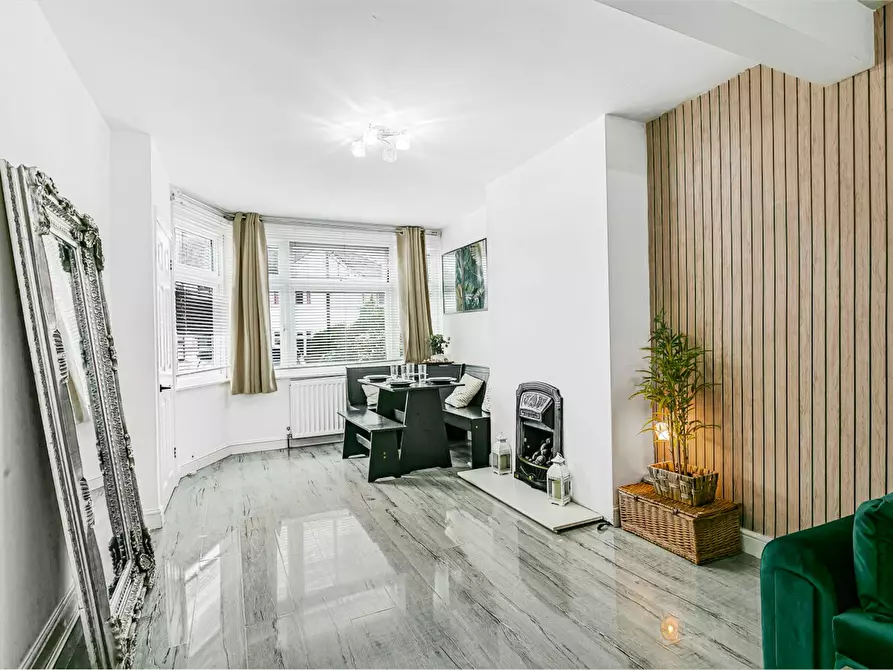 Immagine 3 di Casa indipendente in affitto  in Elmgate Avenue a Hounslow