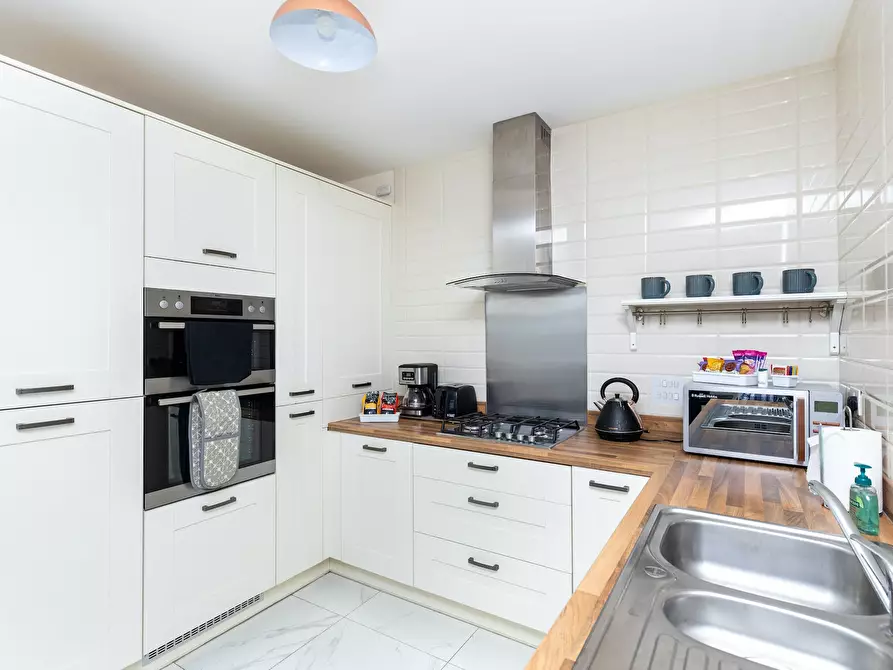 Immagine 2 di Casa indipendente in affitto  in Blackwell Crescent a 