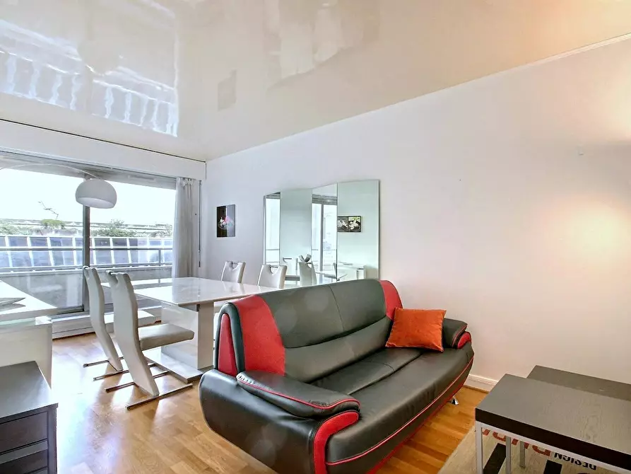 Immagine 1 di Appartamento in affitto  in Rue de Chaillot a Paris 16