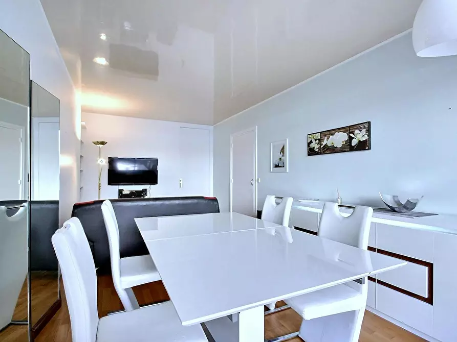 Immagine 9 di Appartamento in affitto  in Rue de Chaillot a Paris 16