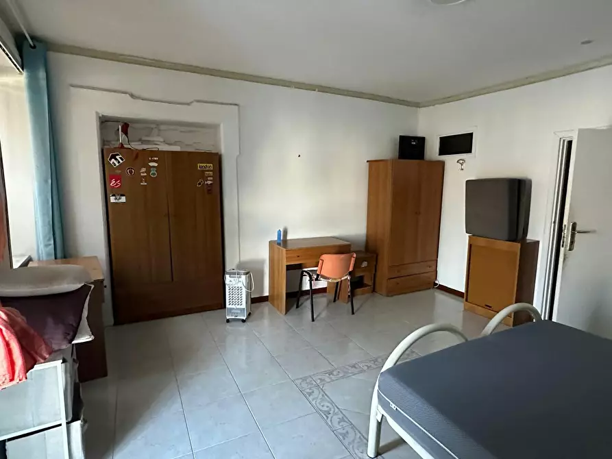 Immagine 2 di Camera in affitto  in Vico Melofioccolo a Napoli