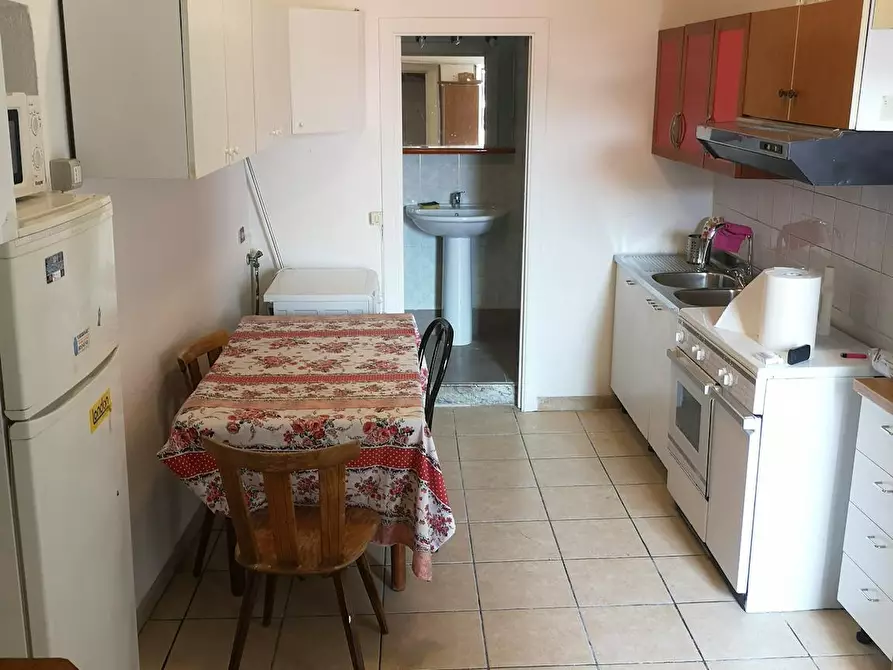 Immagine 8 di Camera in affitto  in Vico Melofioccolo a Napoli