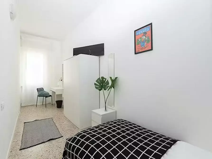 Immagine 2 di Camera in affitto  in Corso d'Augusto a Rimini