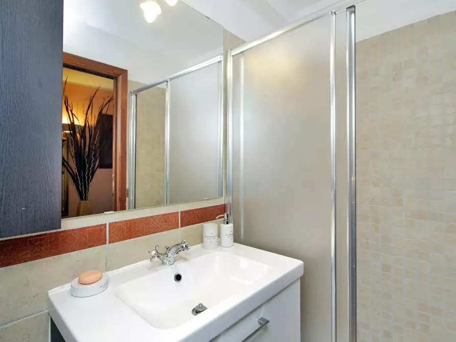 Immagine 9 di Camera in affitto  in Via Cincinnato a Roma