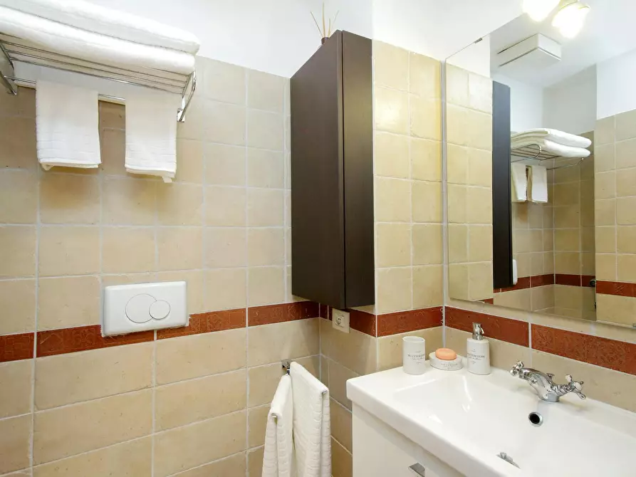 Immagine 10 di Camera in affitto  in Via Cincinnato a Roma