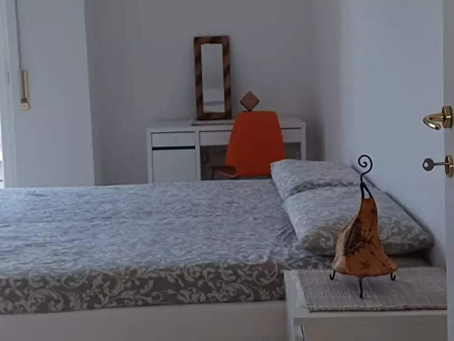 Immagine 4 di Camera in affitto  in Via Zurigo a Milano