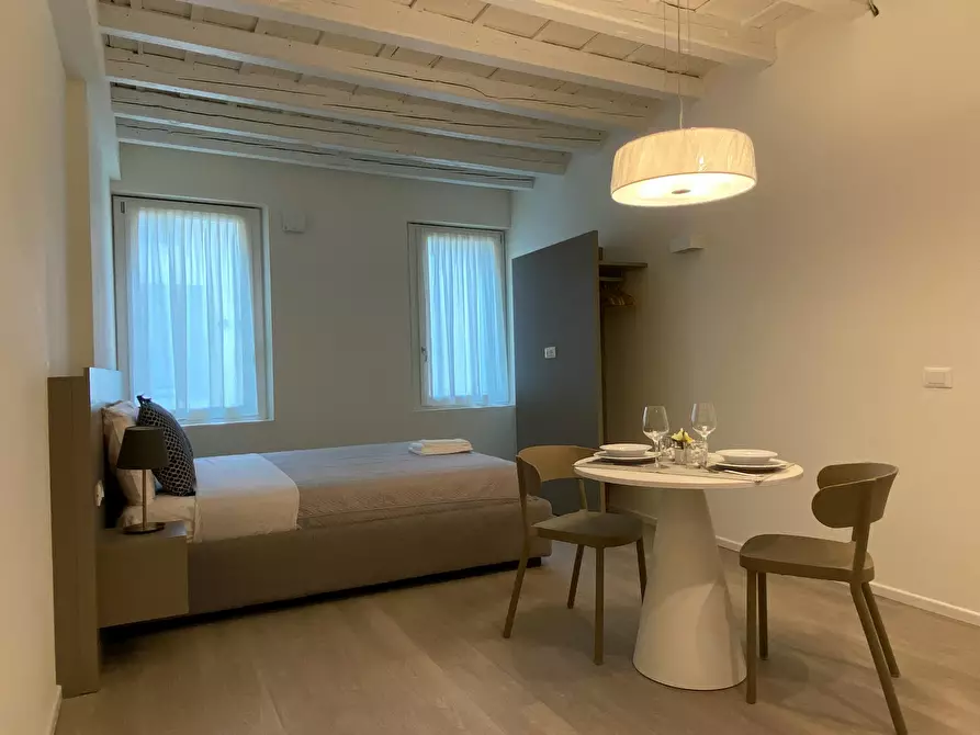 Immagine 3 di Casa indipendente in affitto  in Via del Santo a Padova