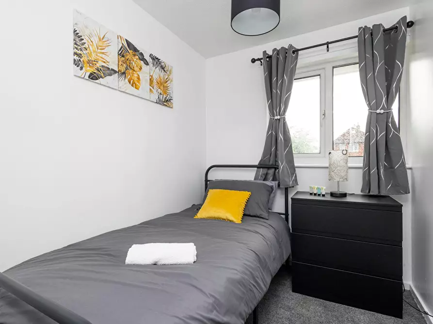 Immagine 4 di Casa indipendente in affitto  in Grange Fields Road a 