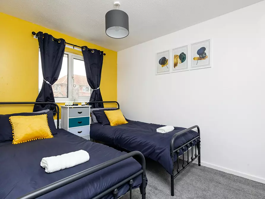 Immagine 3 di Casa indipendente in affitto  in Grange Fields Road a 