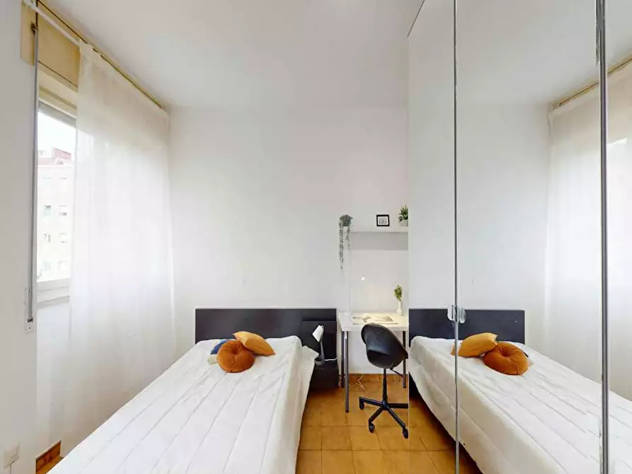 Immagine 2 di Camera in affitto  in Via Carlo Marx a Milano