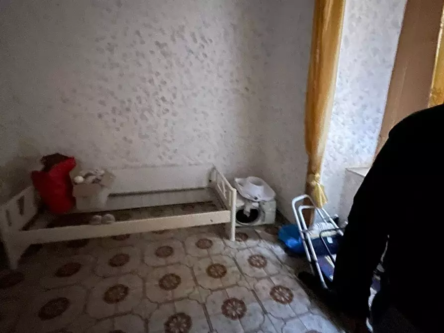 Immagine 9 di Camera in affitto  in Via San Giovanni in Porta a Napoli