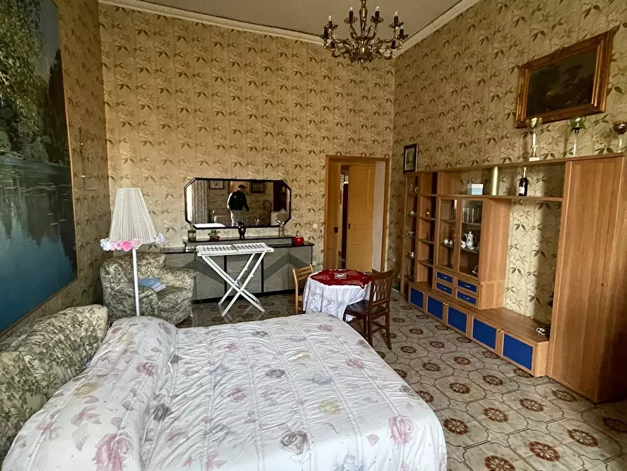 Immagine 2 di Camera in affitto  in Via San Giovanni in Porta a Napoli