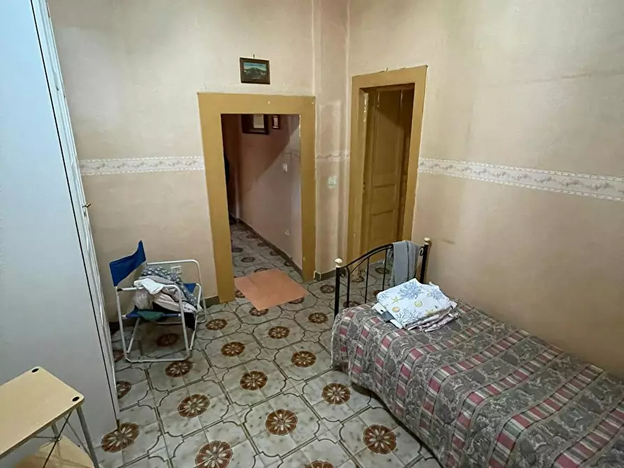 Immagine 4 di Camera in affitto  in Via San Giovanni in Porta a Napoli