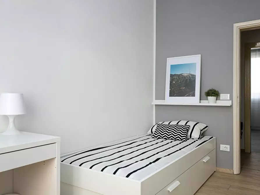 Immagine 4 di Camera in affitto  in Via Benedetto Marcello a Firenze