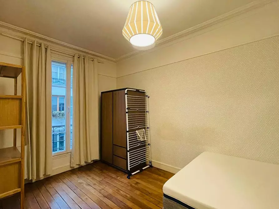 Immagine 8 di Appartamento in affitto  in Rue Rodier a Paris