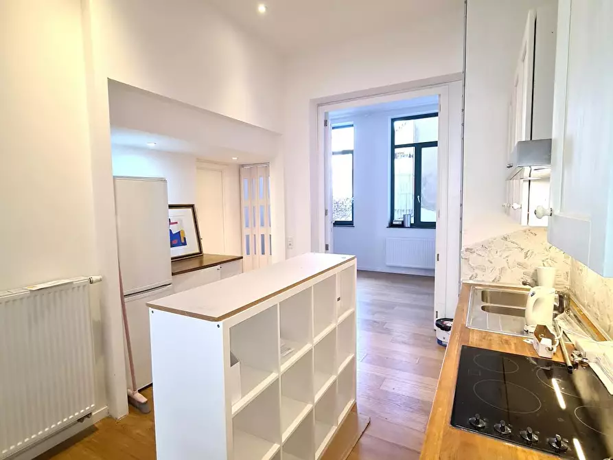 Immagine 1 di Appartamento in affitto  in Rue de Danemark a Saint-Gilles