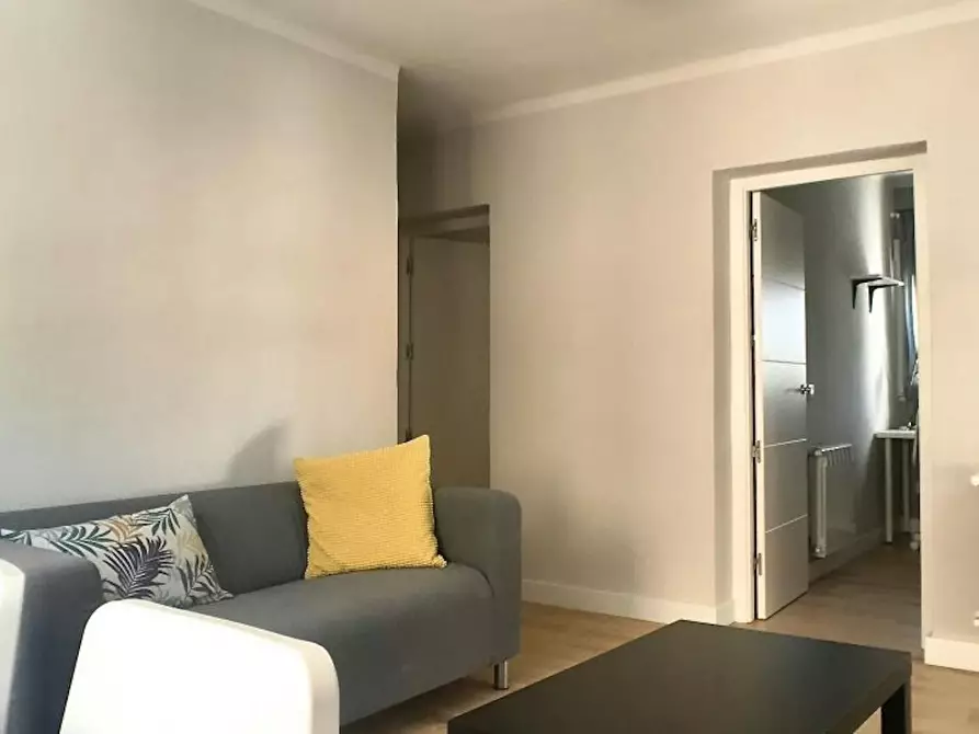 Immagine 1 di Appartamento in affitto  in Calle de Calahorra a Madrid