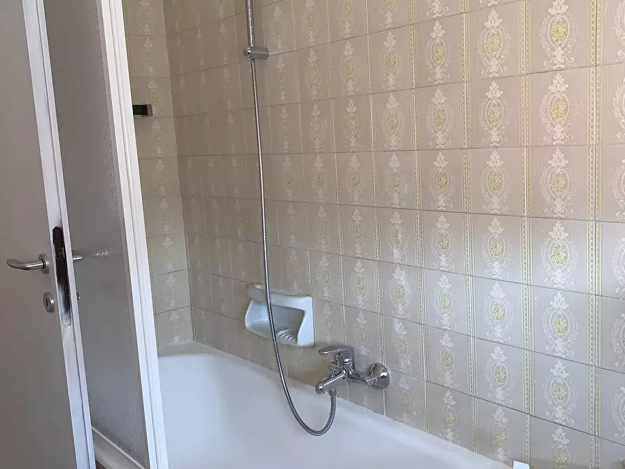 Immagine 9 di Camera in affitto  in Via Fratelli Perini a Trento